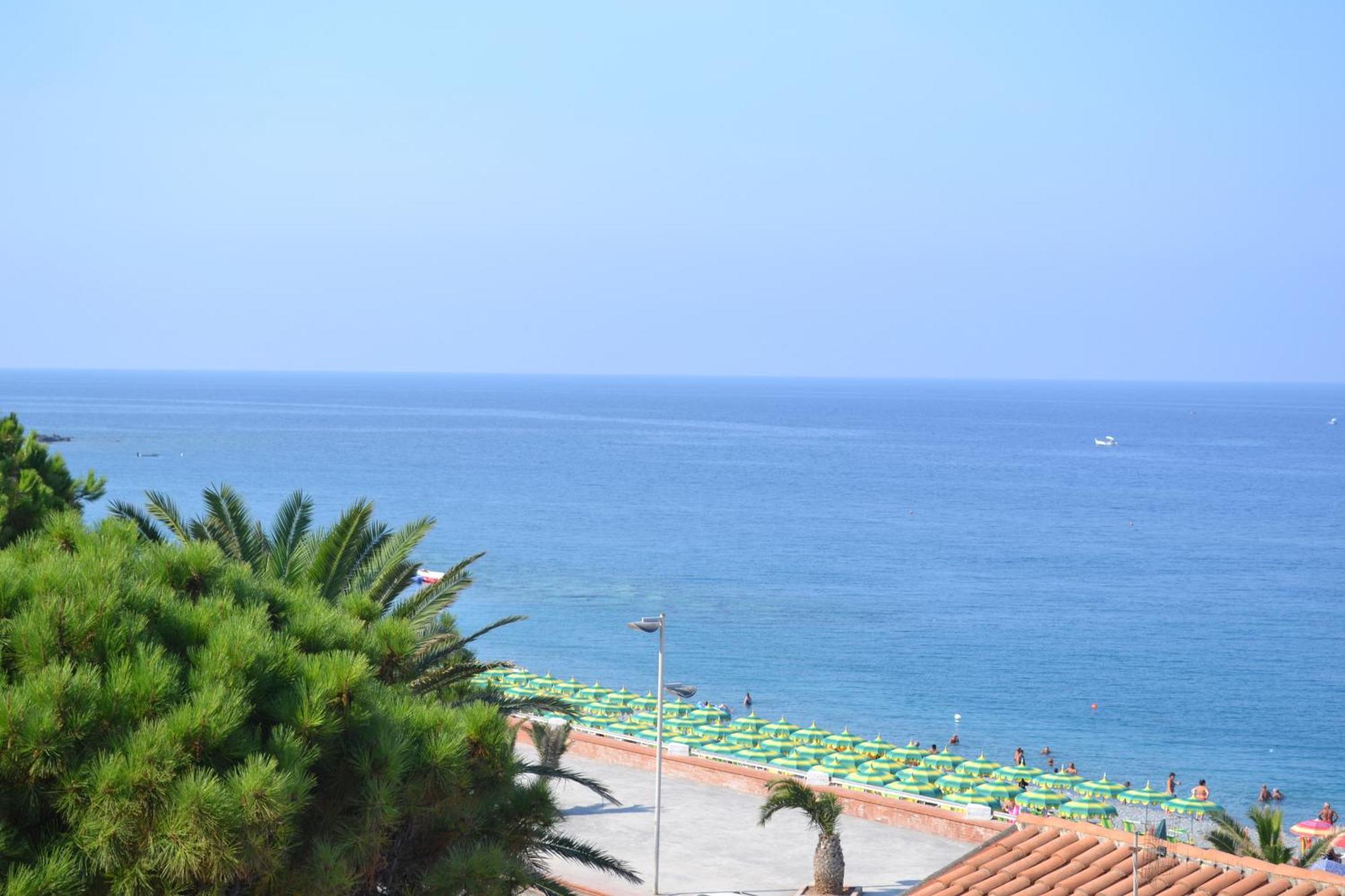 דיאמנטה Beach Hotel מראה חיצוני תמונה