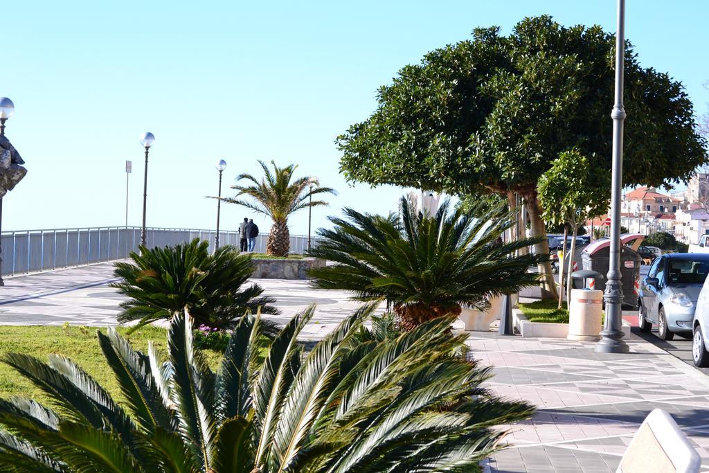 דיאמנטה Beach Hotel מראה חיצוני תמונה